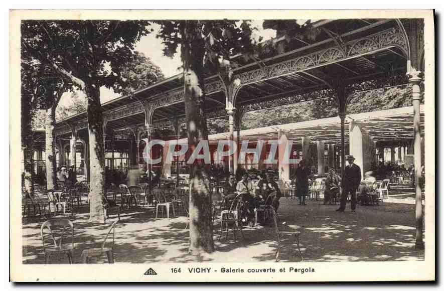 CPA Vichy Galerie couverte et Pergola 