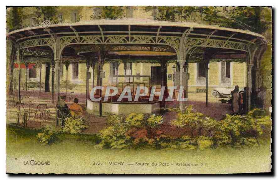 CPA Vichy Source du Parc Arlesienne 