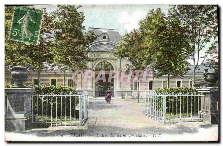 CPA Vichy Entree des Bains 