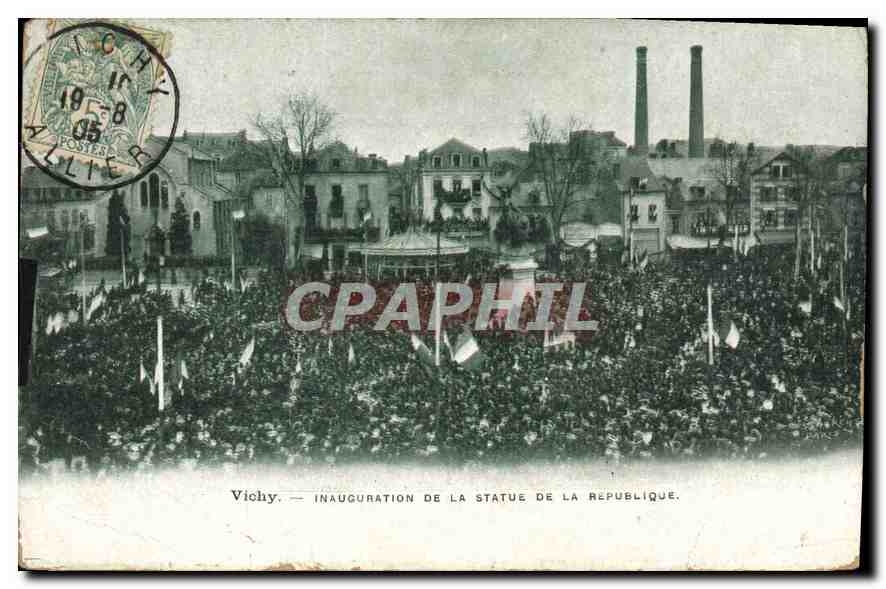 CPA Vichy Inauguration de la Statue de la Republique 
