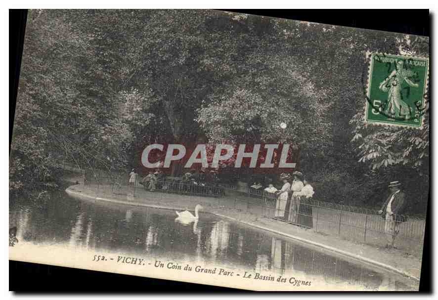 CPA Vichy un Coin du Grand Parc Le Bassin des Cygnes 