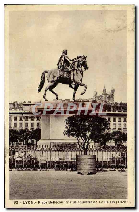 CPA Lyon Place Bellecour et Louis XIV 