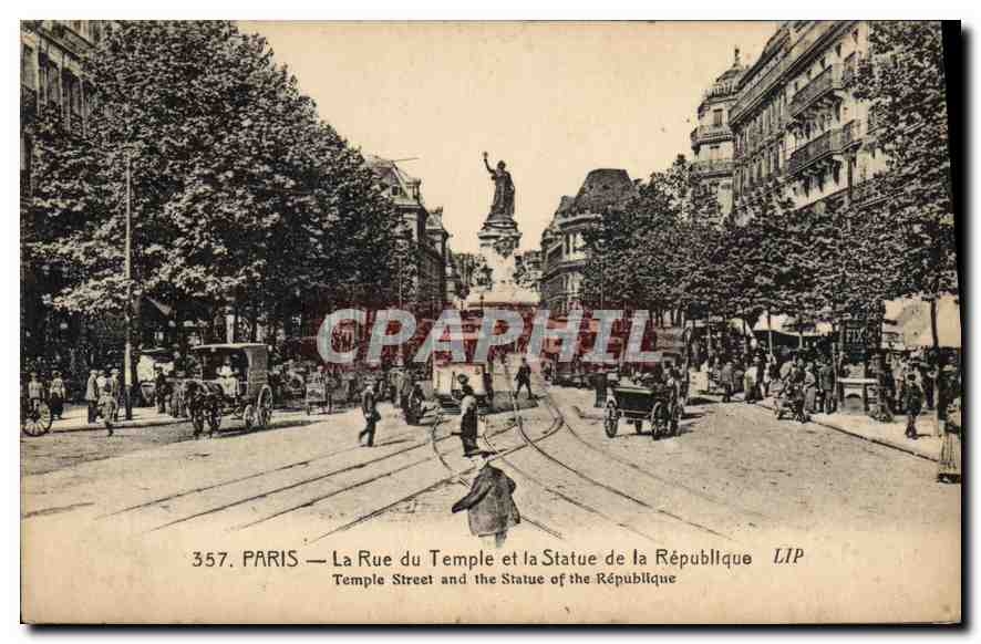 CPA Paris La Rue du Temple et la Statue de la Republique 