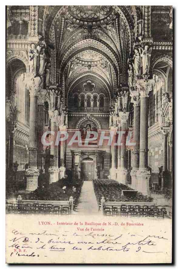 CPA Lyon Interieur de la Basilique de ND de Fourviere Vue de l'entree