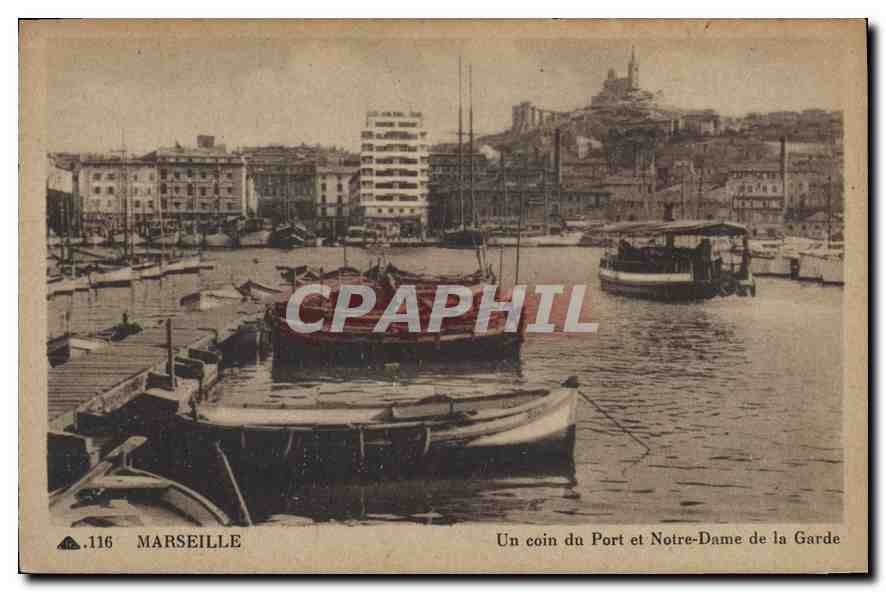 CPA Marseille Un coin du Port et Notre Dame de la Garde 