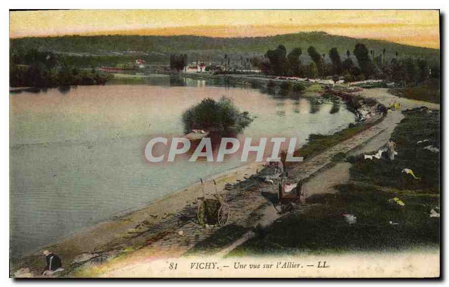 CPA Vichy Une vue sur l'Allier 