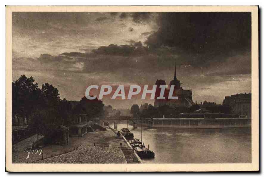 CPA Paris Crepuscule sur Notre Dame 