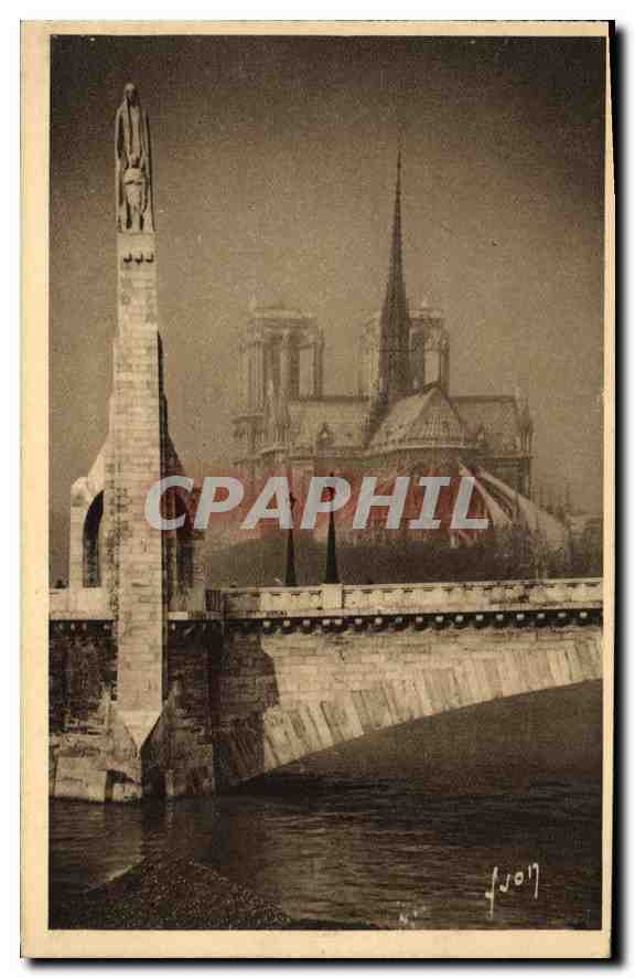 CPA Paris Notre Dame et Statue de Ste Genevieve