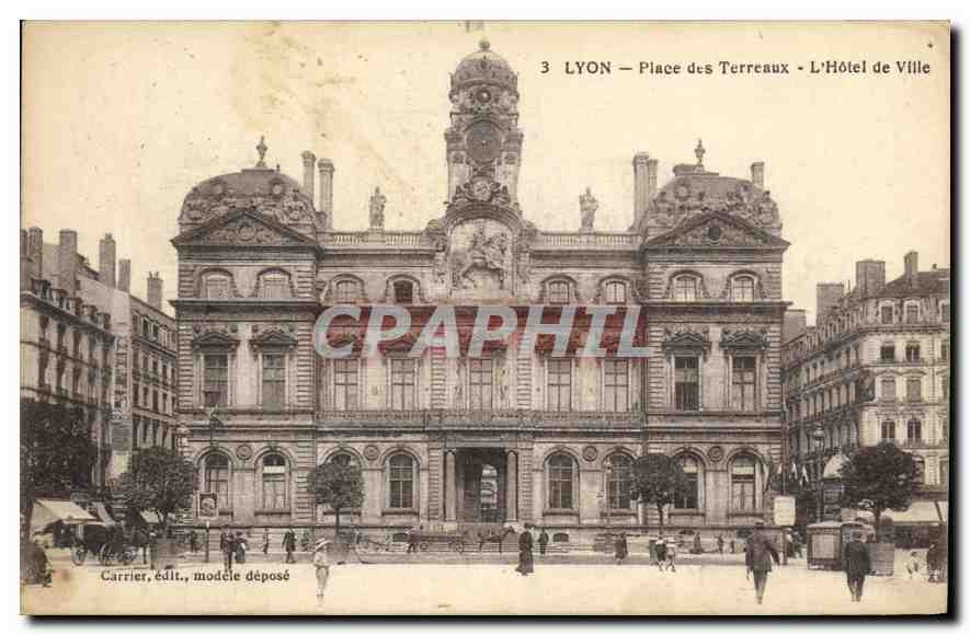 CPA Lyon Place des Terreaux Hotel de Ville