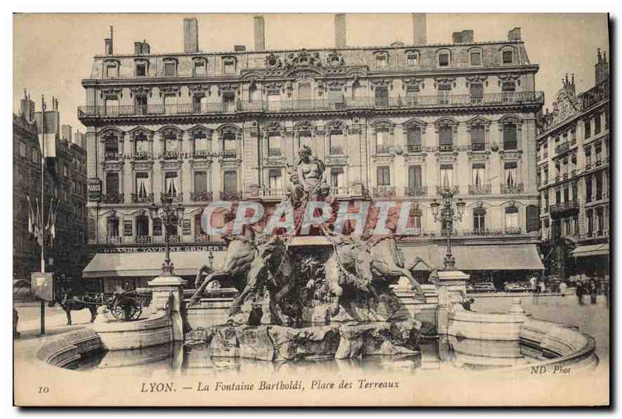 CPA Lyon La Fontaine Bartholdi Place des Terreaux