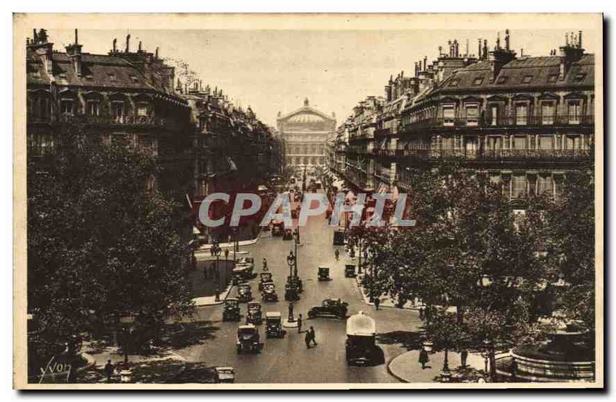 CPA Paris en flanat Avenue de l'Opera