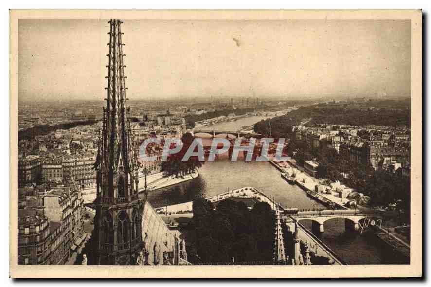 CPA Paris en flanant Vue panoramique prise des Tours de Notre Dame