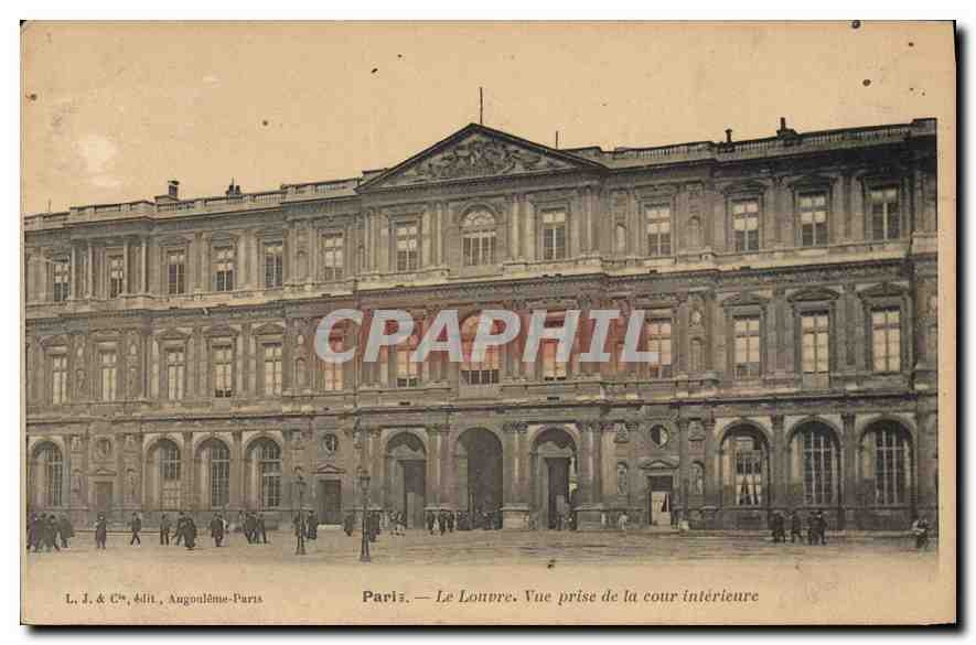 333CPA  Paris Le Louvre Vue prise de la Cour interieure