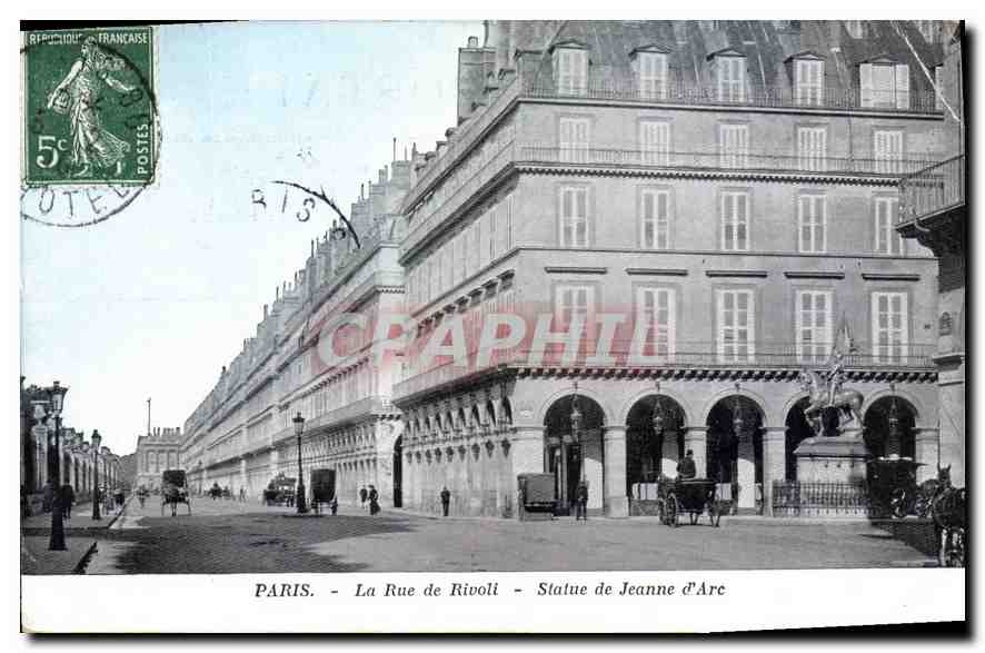 CPA Paris La Rue de Rivoli Statue de Jeanne d'Arc