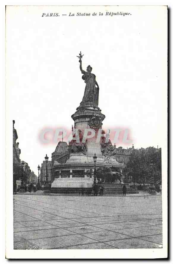 CPA Paris La Statue de la Republique