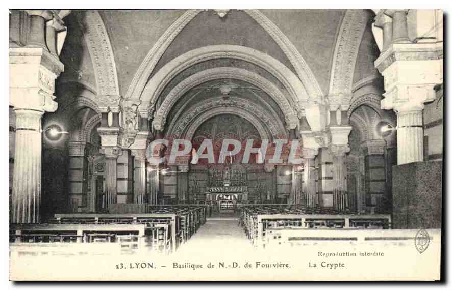CPA Lyon Basilique de N D de Fourviere La Crypte
