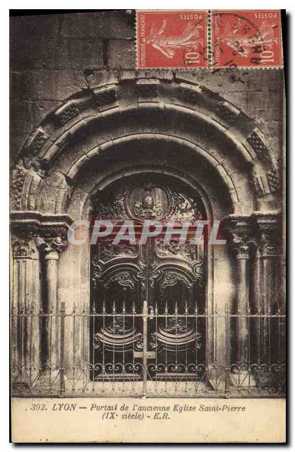 CPA Lyon Portail de l'ancienne Eglise Saint Pierre (IXe siecle)