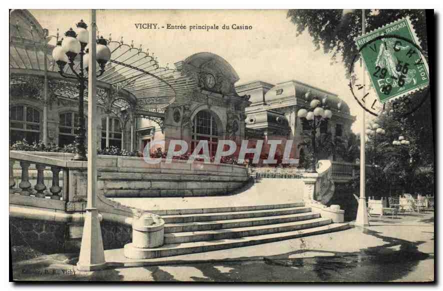 CPA Vichy Entree principale du Casino