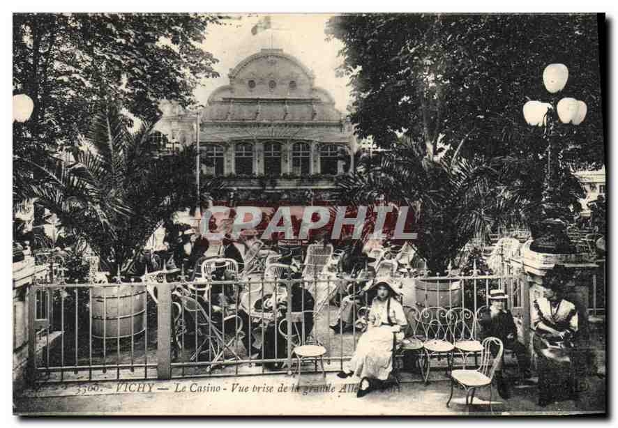 CPA Vichy Le Casino Vue prise de la grande Allee
