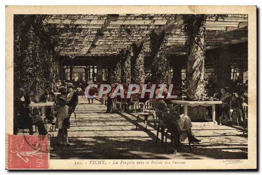 CPA Vichy La Pergola vers le Palais des SSources