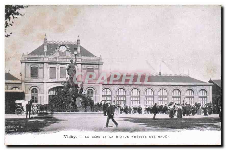 CPA Vichy La Gare et la Statue Deeesse des Eaux