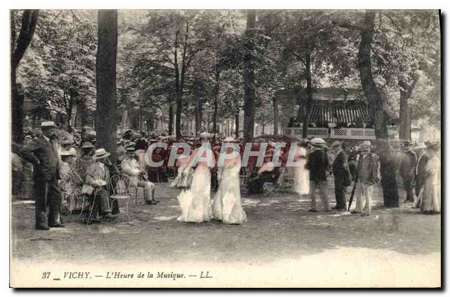 CPA Vichy L'Heure de la Musique