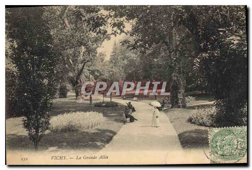 CPA Vichy La Grande Allee