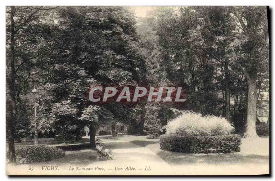 CPA Vichy Le Nouveau Parc Une Allee