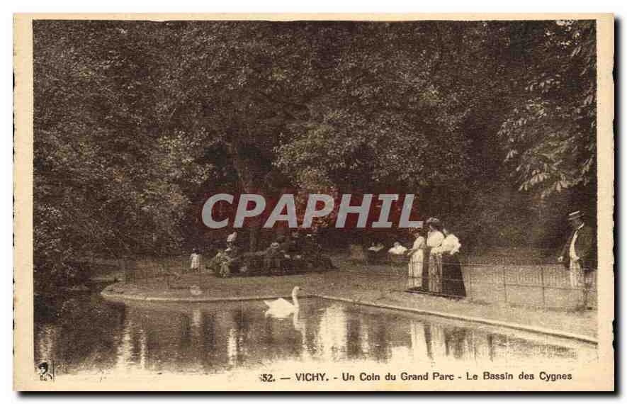 CPA Vichy Un Coin du Grand Parc Le Bassin des Cygnes