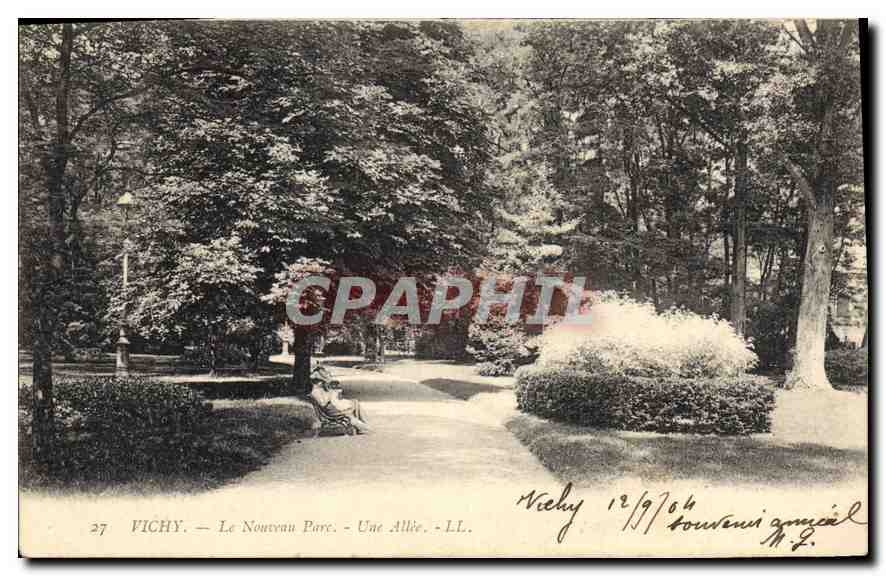 CPA Vichy Le Nouveau Parc Une Allee