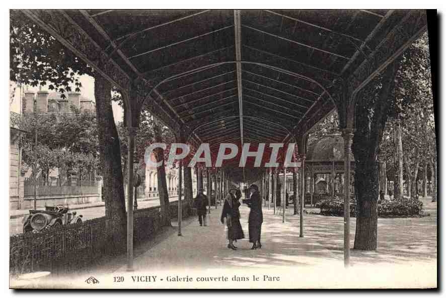 CPA Vichy Galerie couverte dans le Parc