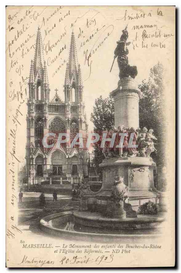 CPA Marseille Le Monument des Enfants des Bouches du Rhone et l'Eglise des Reformes
