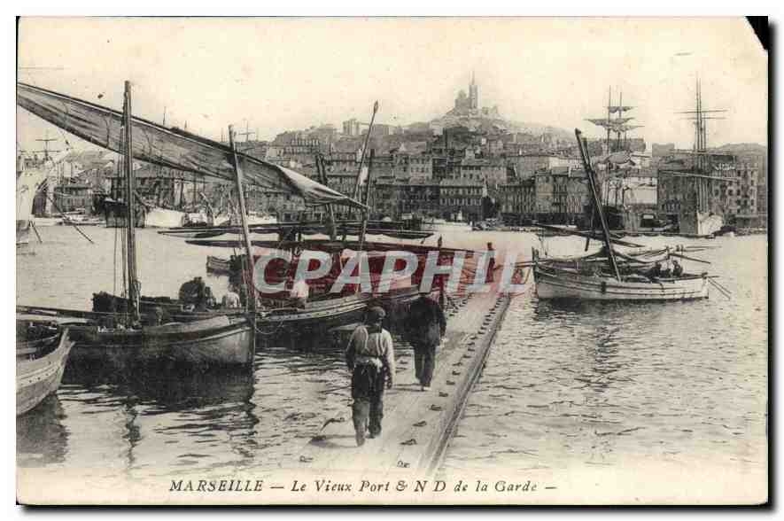 CPA Marseille Le Vieux Port & N D de la Garde Bateaux