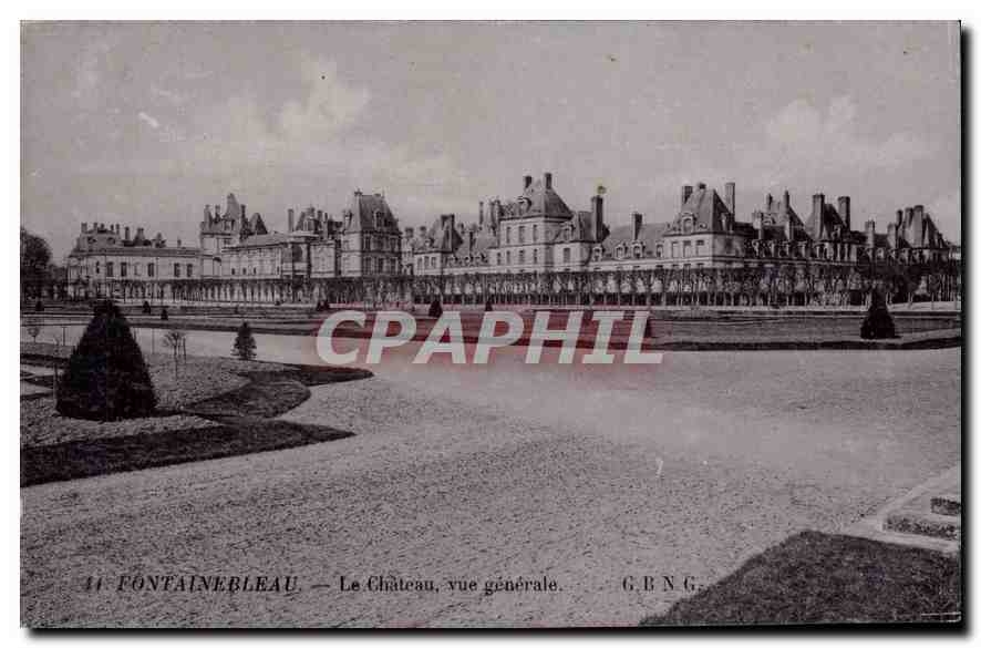 CPA Fontainebleau Le Chateau vue generale