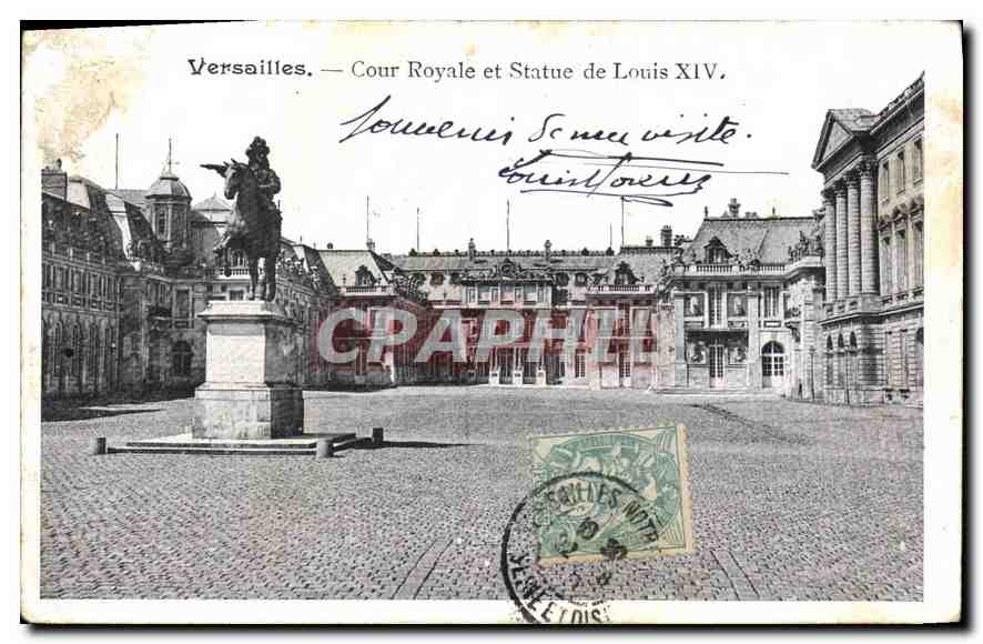 CPA Versailles Cour Royale et Statue de Louis XIV