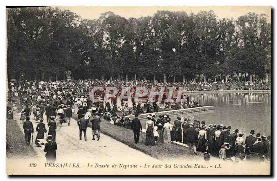 CPA Versailles Le Bassin de Neptune Le Jour des Grandes Eaux 