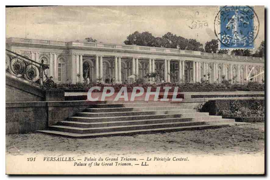 CPA Versailles Palais de Grand Trianon Le Peristyle Central 