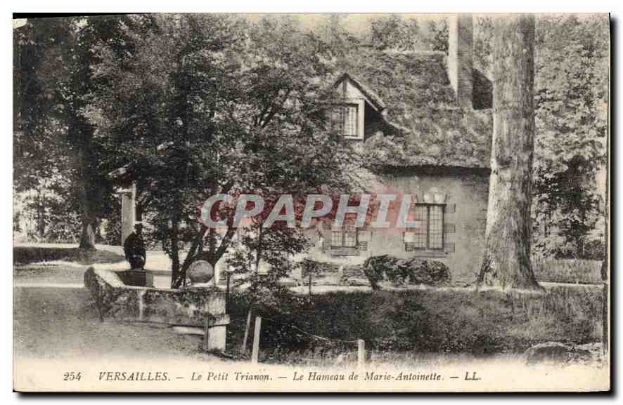 CPA Versailles Le Petit Trianon Le Hameau de Marie Antoinette 