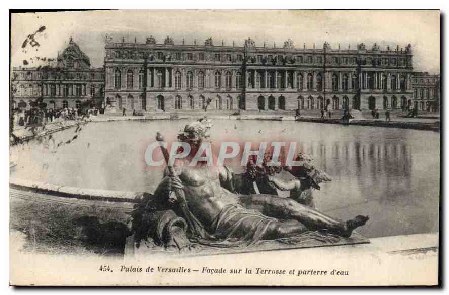 CPA Palais de Versailles Facade sur la Terrasse et parterre d'eau 