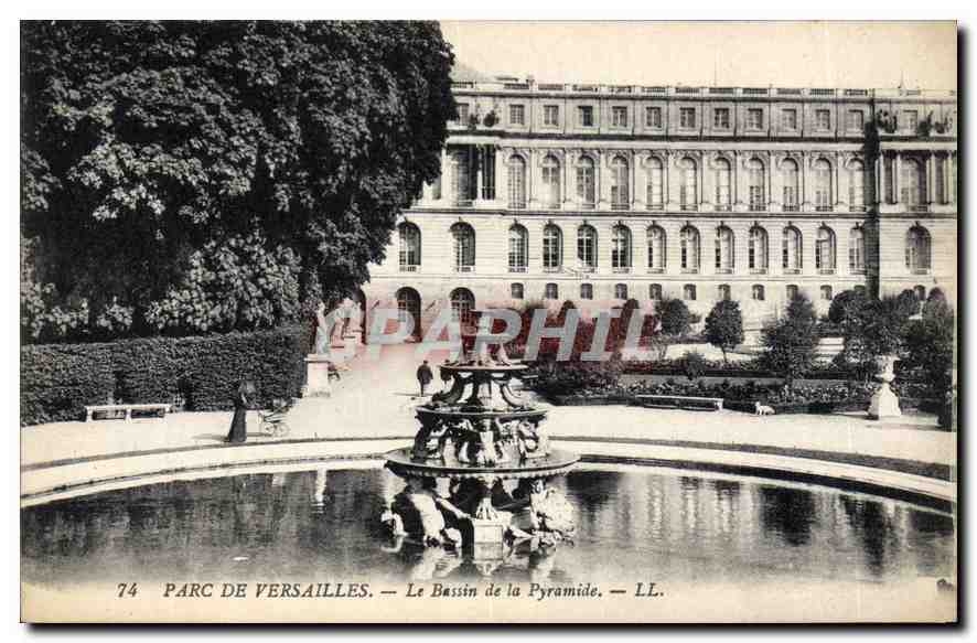 CPA Parc de Versailles Le Bassin de la Pyramide 