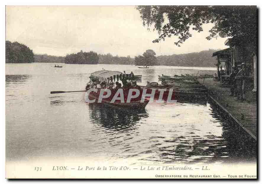 CPA Lyon Le Parc de la Tete d'Or Le Lac et l'Embarcadere