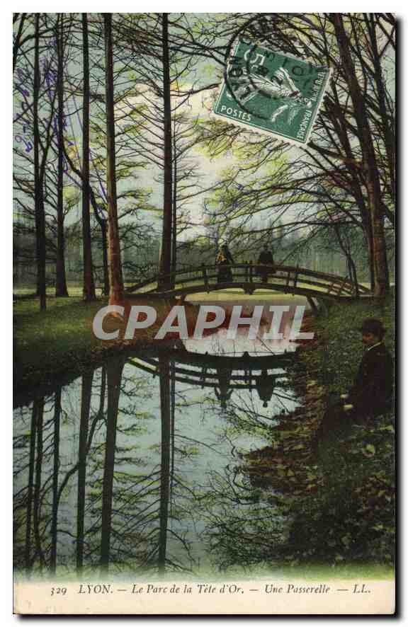 CPA Lyon Le Parc de la Tete d'Or Une Passerelle 