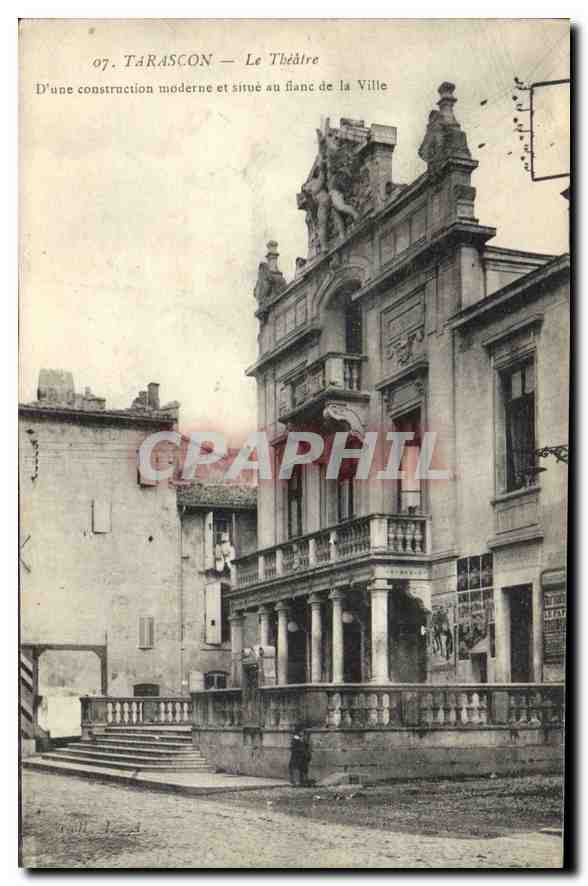 CPA Tarascon Le Theatre d'une construction moderne et situe au fianc de la Ville 