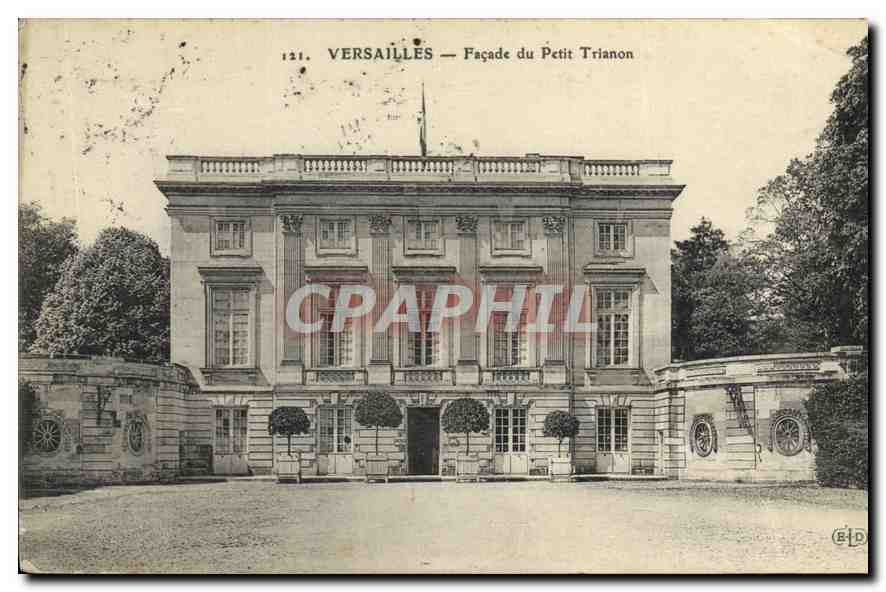 CPA Versailles Facade du Petit Trianon 