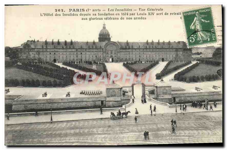 CPA Paris 7 arrt Les Invalides vue generale l'Hotel des Invalides