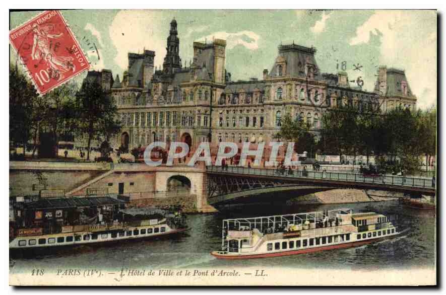 CPA Paris IVe l'hotel de ville et le pont d'Arcole Bateau Peniche