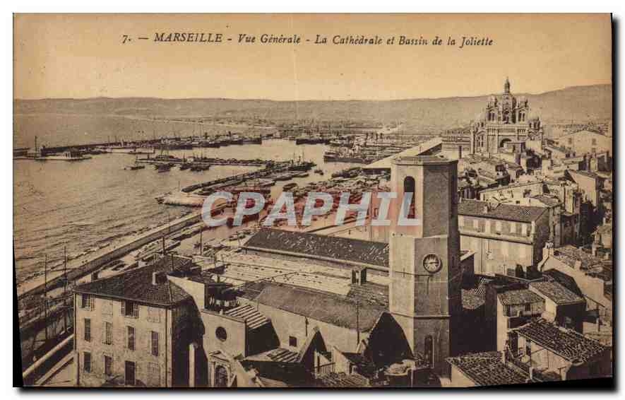 CPA Marseille Vue generale la Cathedrale et Bassin de la Joliette 