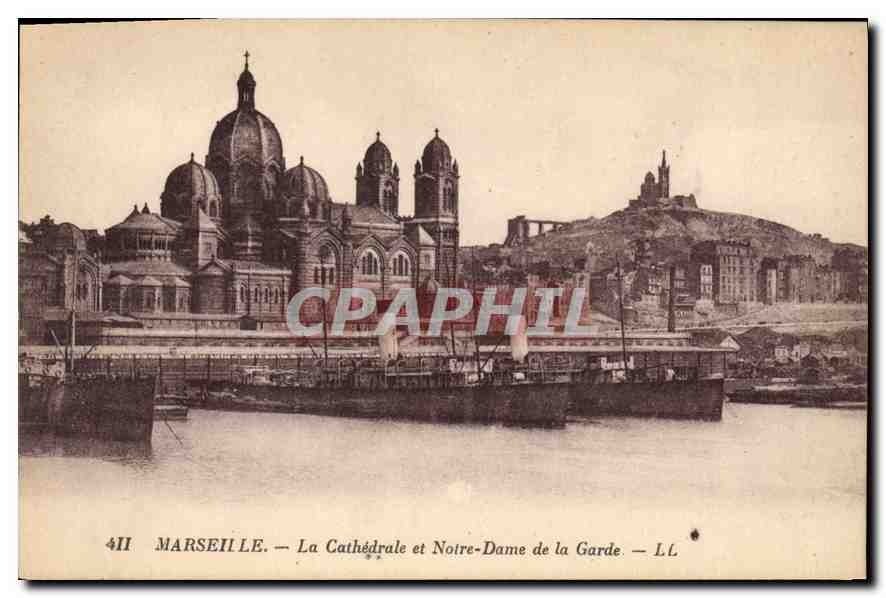 CPA Marseille la Cathedrale et Notre Dame de la Garde Bateaux