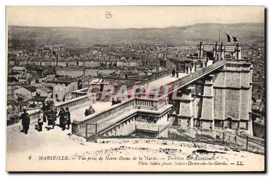 CPA Marseille vue prise de Notre Dame de la Garde Terrasse des Ascenseurs