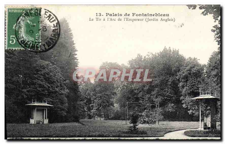 CPA Palais de Fontanebleau Le Tir a L'Arc de l'Empereur 
